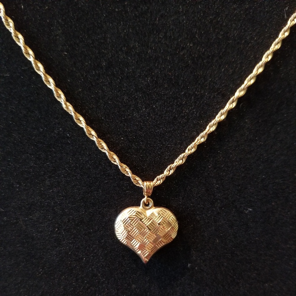 14K puffy heart pendant/charm
